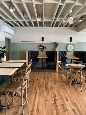 Vintage Wine + Eats by null