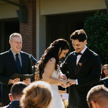 Wedding Officiant Jon - Officiants Near Me Wedding Officiant Jon - Officiants Near Me