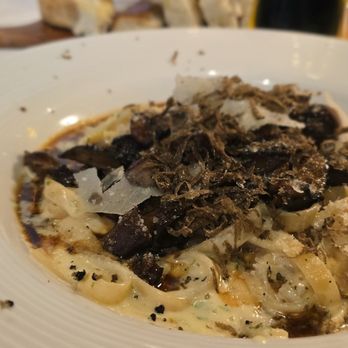 Ponte Vecchio - Truffle fetucine Alfredo - Italian Near Me - Niagara Falls, Ontario Ponte Vecchio - Truffle fetucine Alfredo - Italian Near Me - Niagara Falls, Ontario