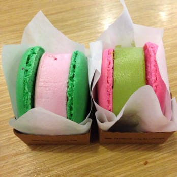 Boiling Point - Green tea and strawberry ice cream macaroon - Taiwanese Near Me - Chino Hills, California Boiling Point - Green tea and strawberry ice cream macaroon - Taiwanese Near Me - Chino Hills, California