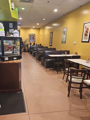 Hungry Eyes Jamacian Restaurant and Bar by null