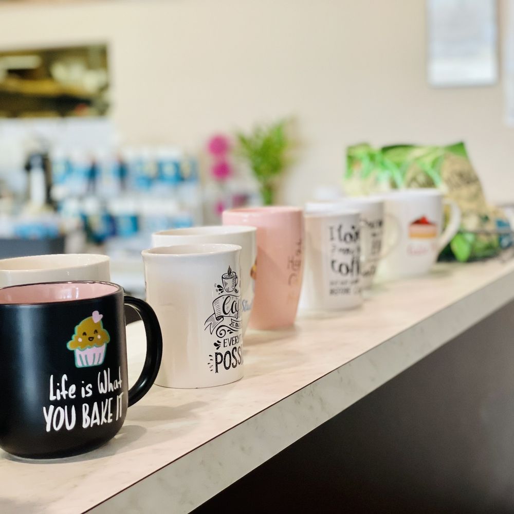 Cakes n' Mor - Order bar/ cashier - Bakeries Near Me - Houston, Texas