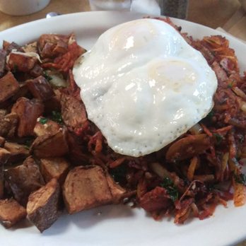 Gravy - Corned beef hash and house potatoes - American Near Me - Portland, Oregon Gravy - Corned beef hash and house potatoes - American Near Me - Portland, Oregon