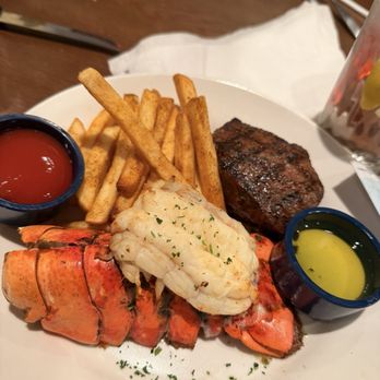 Red Lobster - American Near Me - North Las Vegas, Nevada