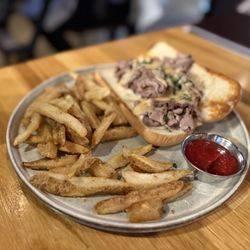 Schnitz Ale Brewery - Cheesesteak