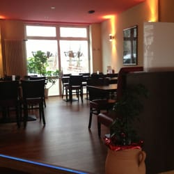 Pizzeria Avanti - 9 Tische. Hier dargestellt der erhöhte, große Raum.