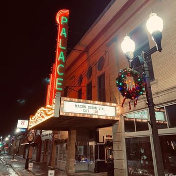 Palace Theatre - photo of the Palace Theatre in Luverne, MN during the Christmas season - Performing Arts Near Me - Luverne, Minnesota Palace Theatre - photo of the Palace Theatre in Luverne, MN during the Christmas season - Performing Arts Near Me - Luverne, Minnesota