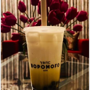 Bopomofo Cafe - Strawberry Corn Milk (L) + boba pearl. It's deliciously refreshing. - Bubble Tea Near Me - San Gabriel, California