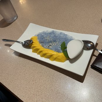 Maya Thai Laos Restaurant - Mango sticky rice - Thai Near Me - El Sobrante, California Maya Thai Laos Restaurant - Mango sticky rice - Thai Near Me - El Sobrante, California