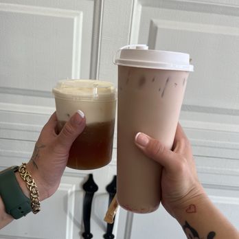Garage Milk Tea - Oolong tea with sea salt cheese foam - Bubble Tea Near Me - Monterey Park, California
