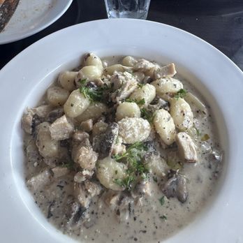 Aroma Italia - Gnocchi Gorgonzola-so good, The Gorgonzola was the perfect amount and did not overpower the dish. Highly recommend!!!!!! - Pizza Near Me - Honolulu, Hawaii