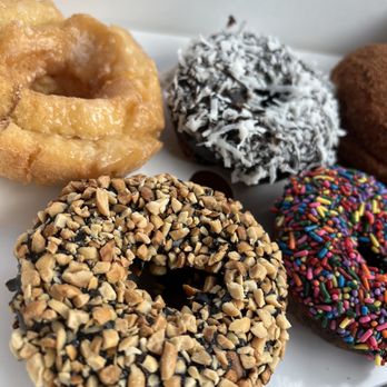 Banbury Cross Donuts - a variety of doughnuts - Donuts Near Me - Centerville, Utah Banbury Cross Donuts - a variety of doughnuts - Donuts Near Me - Centerville, Utah