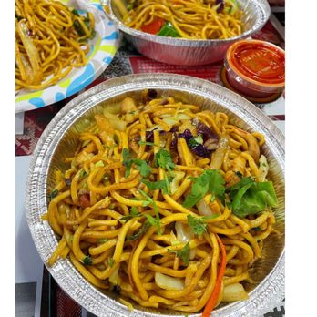 Himalayan Kitchen - Chicken Chow Mein Tray and veggie chow mein - Indian Near Me - Somerville, Massachusetts