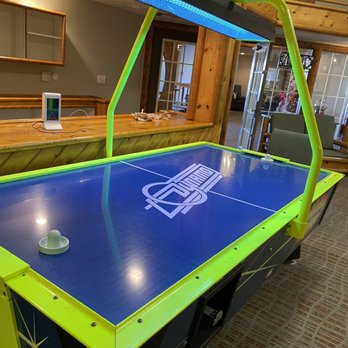 Holiday Inn The Lodge at Big Bear Lake - Arcade games - Big Bear, CA