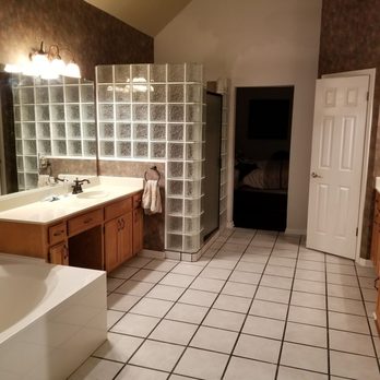 Austin Dustless Tile Removal - Before removal - Demolition Services Near Me