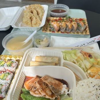 Fuumi Sushi - Salmon dinner bento, torched salmon, and the box of tempura was free :o - Japanese Near Me - Toronto, Ontario Fuumi Sushi - Salmon dinner bento, torched salmon, and the box of tempura was free :o - Japanese Near Me - Toronto, Ontario