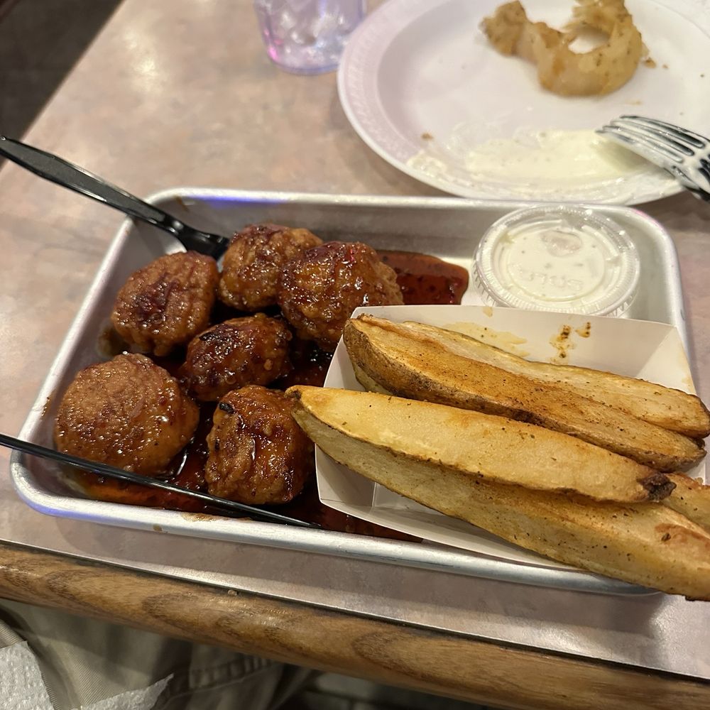 6 piece special boneless with potato wedges 6 piece special boneless with potato wedges