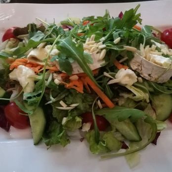 Ribs & More - Salatvariation mit warmen Ziegenkäse - Steakhouses Near Me - Berlin, BE