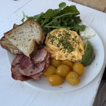Great White - Great White Breakie - Cafes Near Me - Los Angeles, California