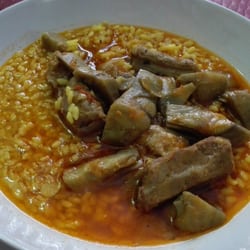 Compostela - Arroz caldoso de costillas y alcachofas