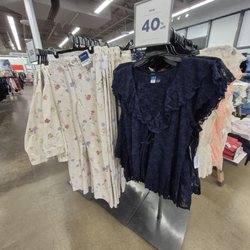 Old Navy - Cute Women's Outfits on Monday. 3/23/2026