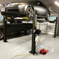Honda and Acura Repair Specialist - shop area