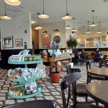 Doro Marketplace - Inside, directly in front of the double doors, with some gifts/souvenirs and bathroom in the corner - Bakeries Near Me - Avon, Connecticut