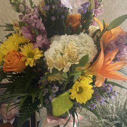 Karen's House of Flowers and Custom Creations