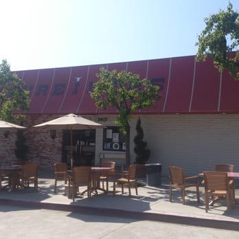 Schreiner's Fine Sausages - Al fresco dining in from of Schreiner's - Meat Shops Near Me - Glendale, California Schreiner's Fine Sausages - Al fresco dining in from of Schreiner's - Meat Shops Near Me - Glendale, California