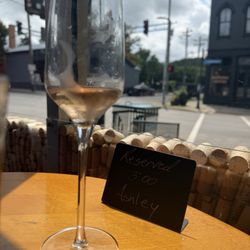 Crafts & Vines