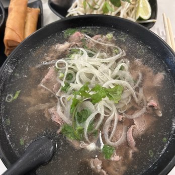 Nha Trang Vietnamese Cuisine - Phở Tái / Rare Beef Noodle Soup - Noodles Near Me - Pasadena, California Nha Trang Vietnamese Cuisine - Phở Tái / Rare Beef Noodle Soup - Noodles Near Me - Pasadena, California