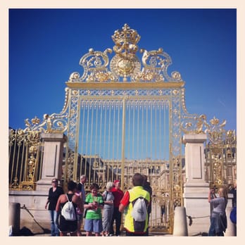 Château de Versailleo - The outside gate. - Landmarks & Historical Buildings Near Me - Versailles, 78