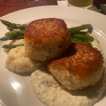 Spinnerstown Hotel - Lemon Herb Crab Cakes - New American Near Me - Spinnerstown, Pennsylvania Spinnerstown Hotel - Lemon Herb Crab Cakes - New American Near Me - Spinnerstown, Pennsylvania