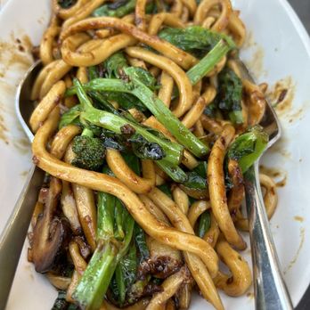 dan modern chinese - Mushroom broccolini Noodles - Chinese Near Me - Long Beach, California
