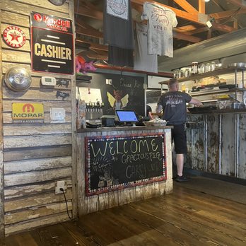 Gracious Pig Smokehouse - Barbeque Near Me - Surfside Beach, South Carolina