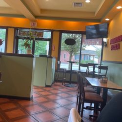 Singas Famous Pizza - Eating lunch