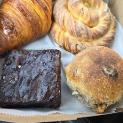 Croissant, expresso bun, snack bread, expresso brownie