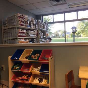 VCA Cornerstone Animal Hospital - Waiting room and lobby - Veterinarians Near Me - Cary, North Carolina