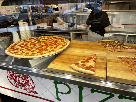 Bacci Pizzeria - Milwaukee Ave by null