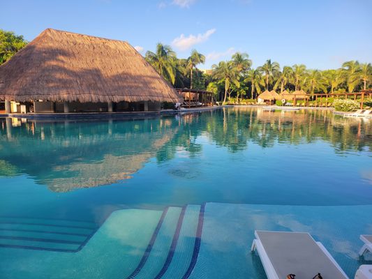 Valentin Imperial Riviera Maya by null