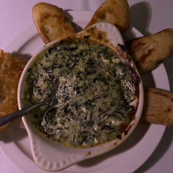 Beef 'N Bottle - 4 cheese Spinach dip with toast points, delicious - Steakhouses Near Me - Charlotte, North Carolina