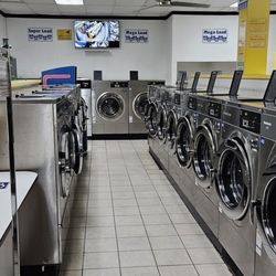 Monrovia Coin Laundry - Super Clean !! Best washers and dryers in town