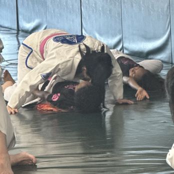 Gracie University - My girls Learning tons of moves - Brazilian Jiu-jitsu Near Me - Torrance, California Gracie University - My girls Learning tons of moves - Brazilian Jiu-jitsu Near Me - Torrance, California