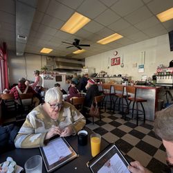 Chev & Rachel's Family Diner - Interior