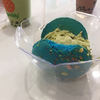 Quickly Boba Tea - Green tea ice cream with mochi and chocolate chips in a giant macaron... heaven! - Bubble Tea Near Me - Orlando, Florida