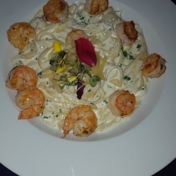 Lion Fish - Fettuccine alfredo with shrimp - Bars Near Me - Tijuana, BCN Lion Fish - Fettuccine alfredo with shrimp - Bars Near Me - Tijuana, BCN