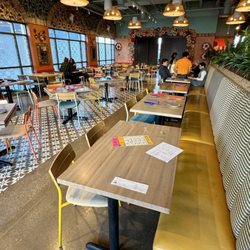 Fat Rosie's - Inside