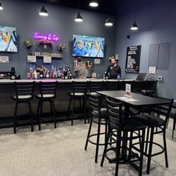 Swing & Sip - Bar