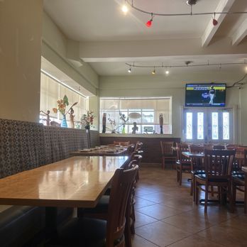 Spice Thai - Simple decor and the food is AMAZING!! - Thai Near Me - Lake Forest, California