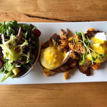 Hunters Landing - Cowboy Brisket Eggs Benedict - Comfort Food Near Me - Toronto, Ontario Hunters Landing - Cowboy Brisket Eggs Benedict - Comfort Food Near Me - Toronto, Ontario